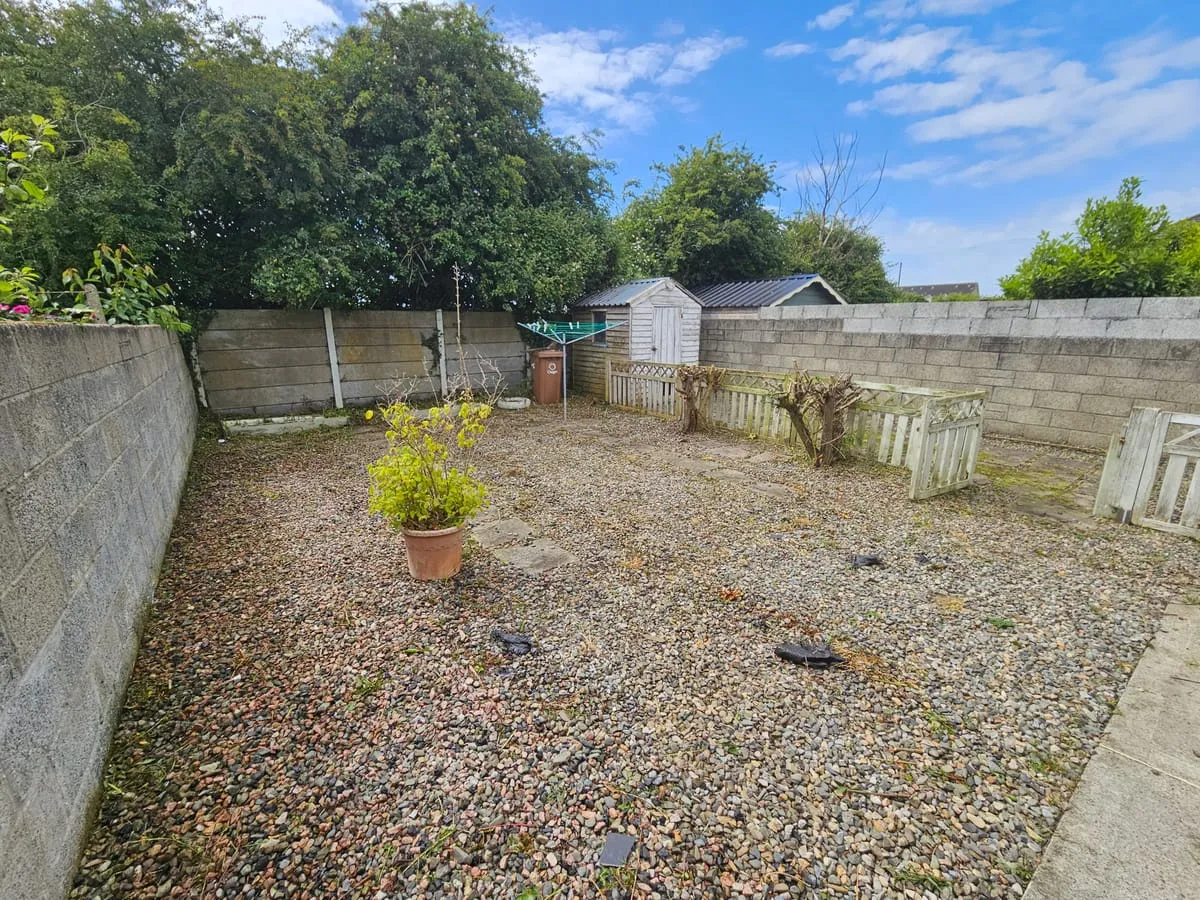 Hero image for How to Cut Grass Edges on Lawn: Complete Irish Gardening Guide